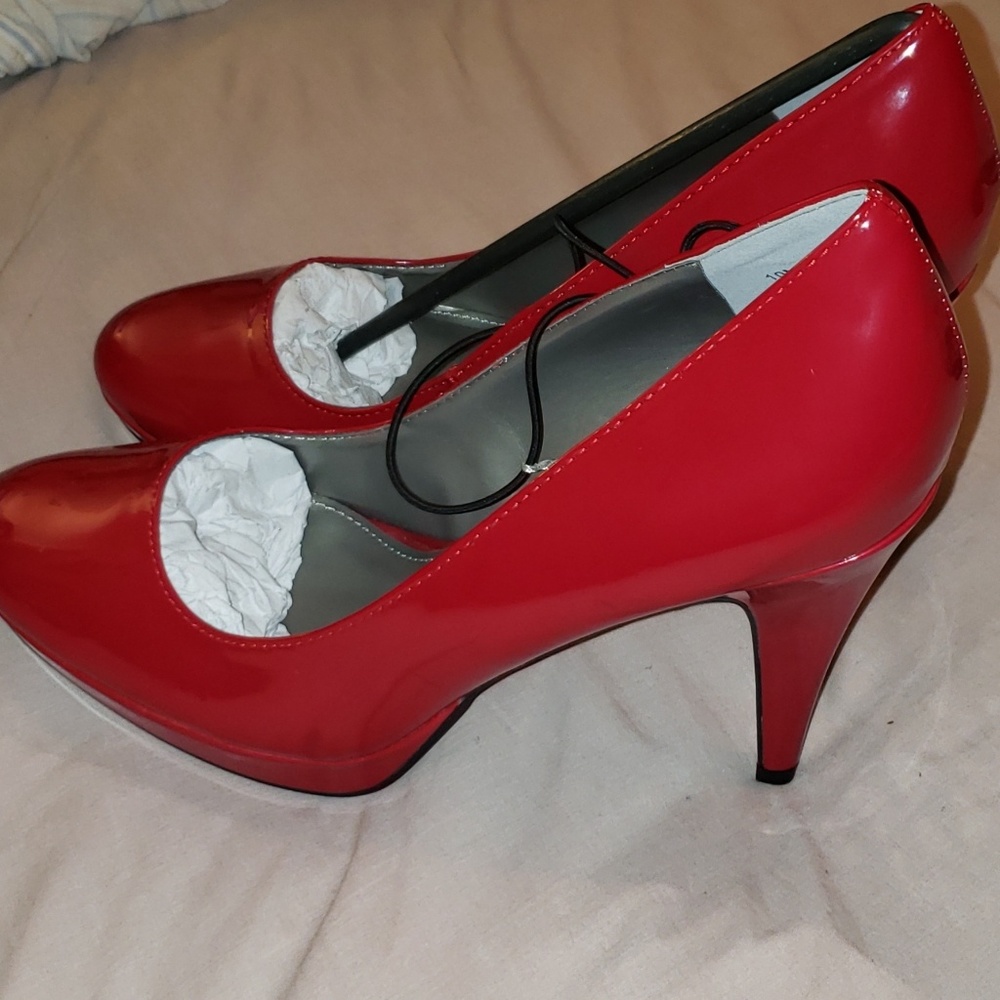 Red Pumps